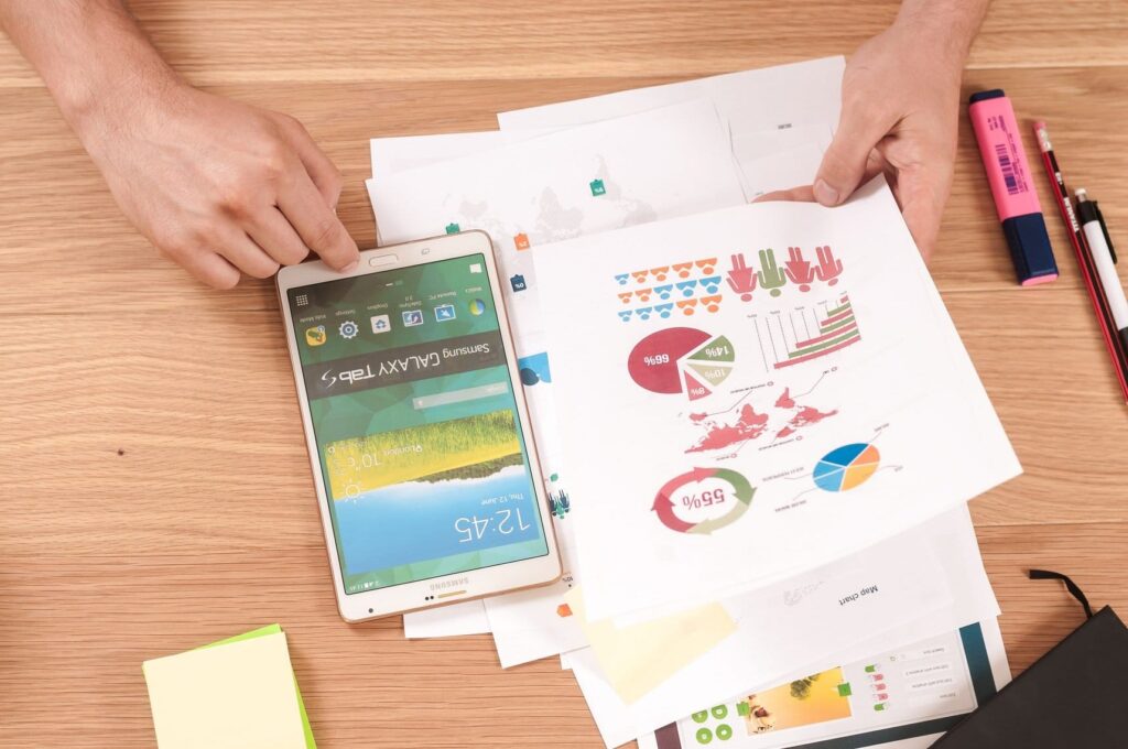 Measuring customer satisfaction CustomersX